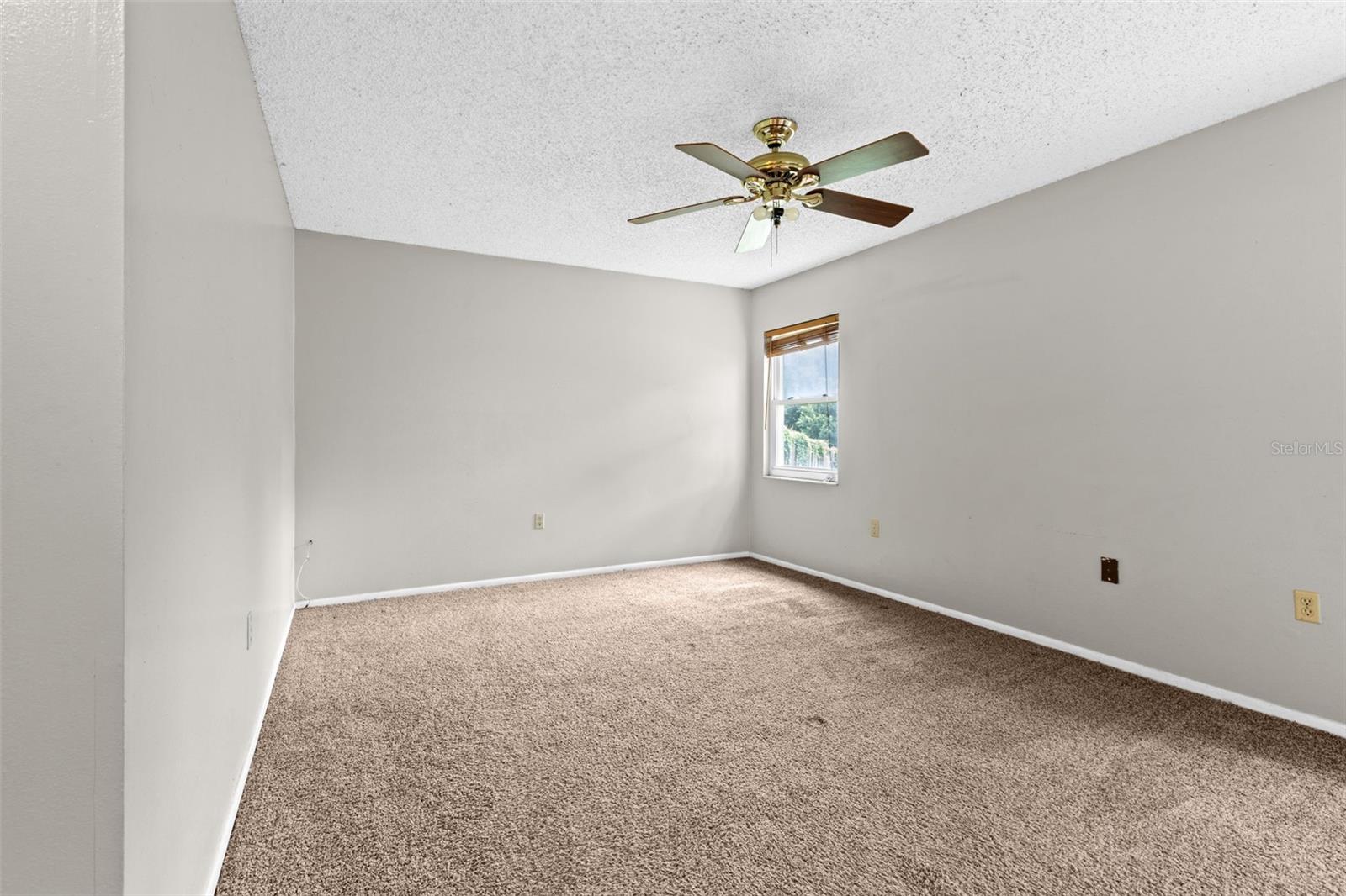 629 Stillview Cir Property Photo 16