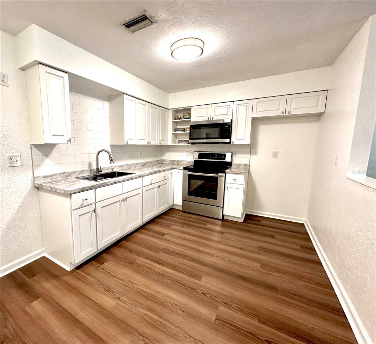 121 Granada Blvd Property Photo 4