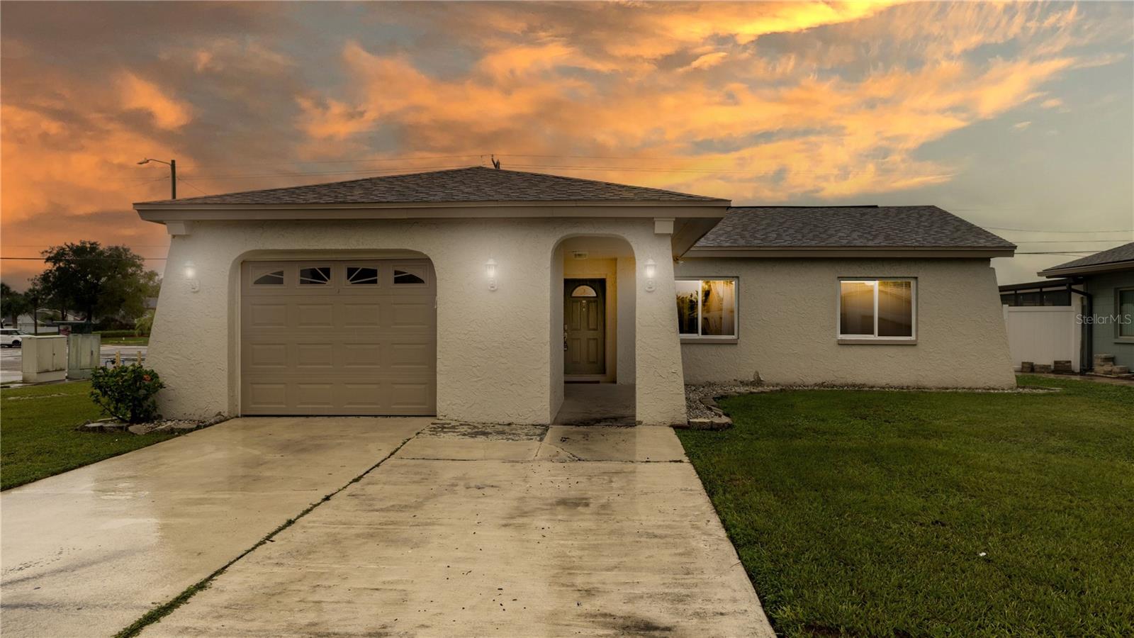 4802 RIDGE POINT DR Property Photo 1