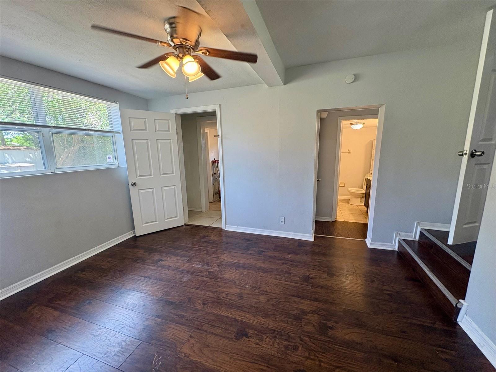 TB8537659 Property Photo 10
