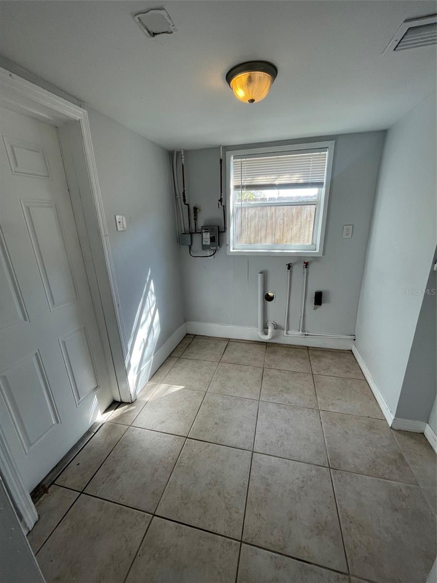 TB8537659 Property Photo 15