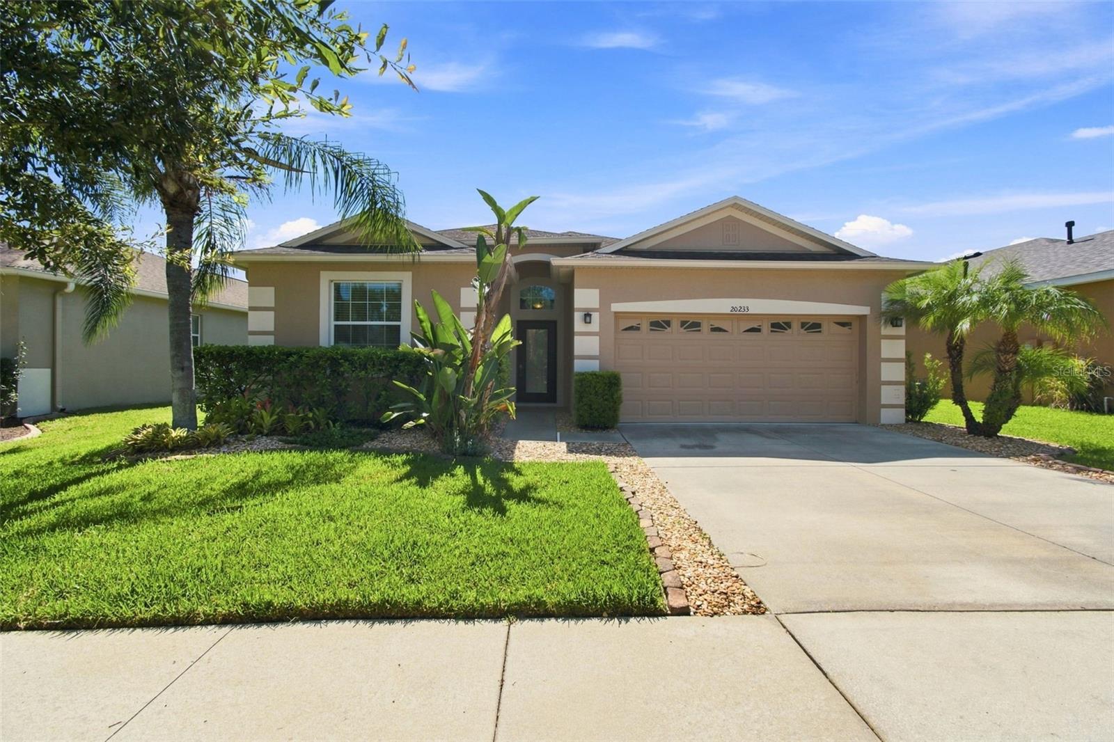 20233 MERRY OAK AVE