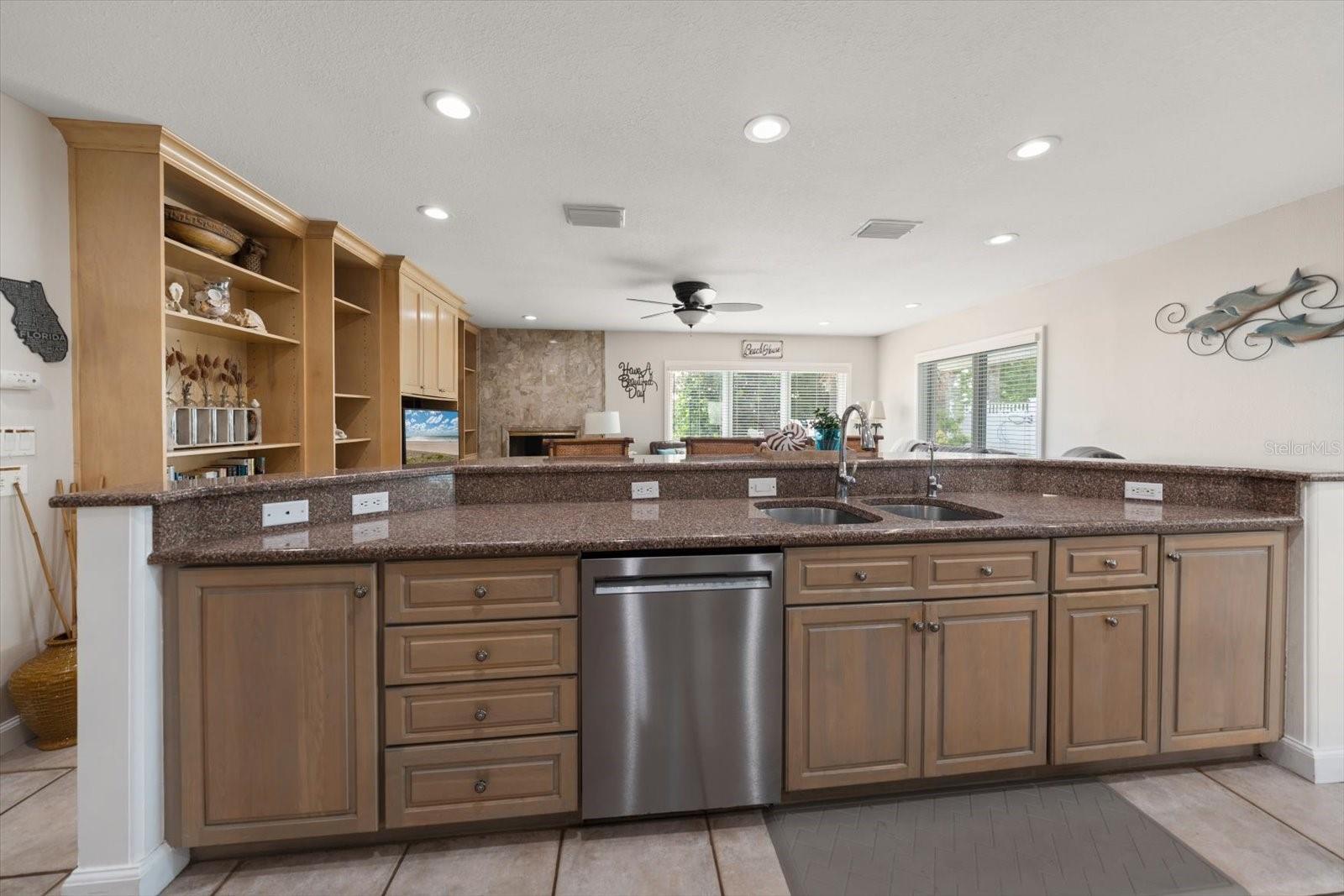 2308 Beach Trl Property Photo 11