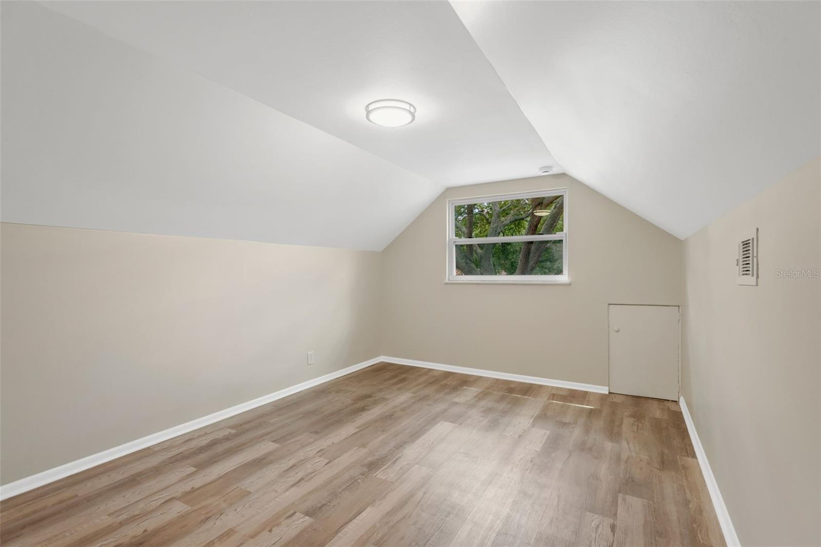 15065 Newport Rd Property Photo 27