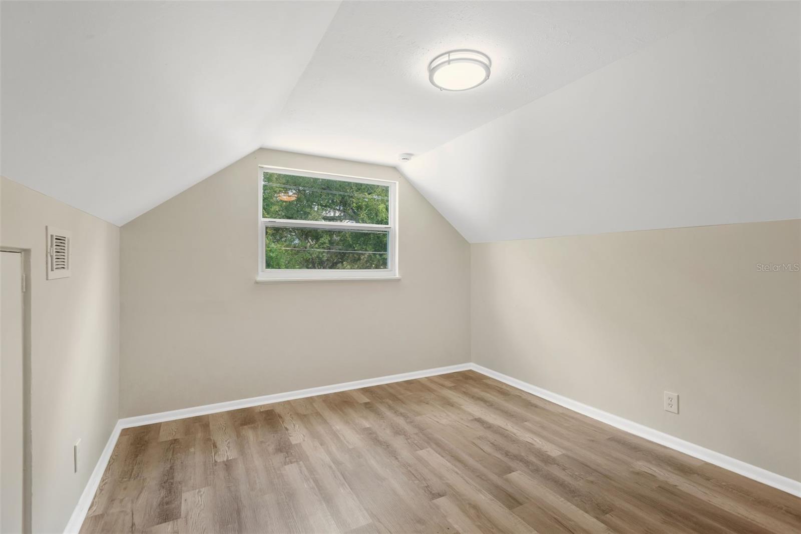 15065 Newport Rd Property Photo 29