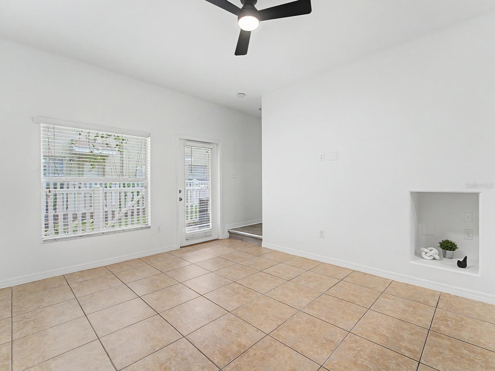 8518 Gablebend Way Property Photo 7