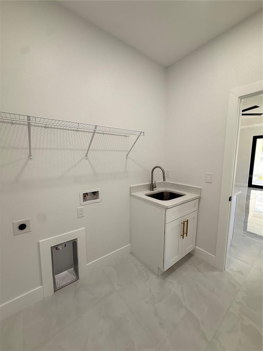 8208 N Elmer St Property Photo 24