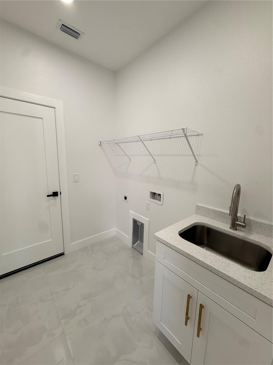 8208 N Elmer St Property Photo 25