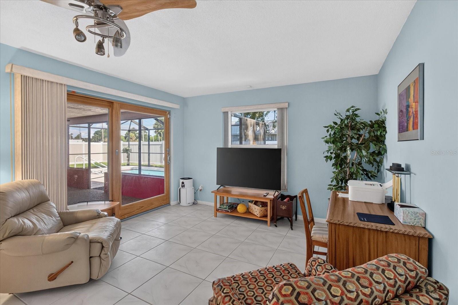 13497 Oval Dr E Property Photo 7