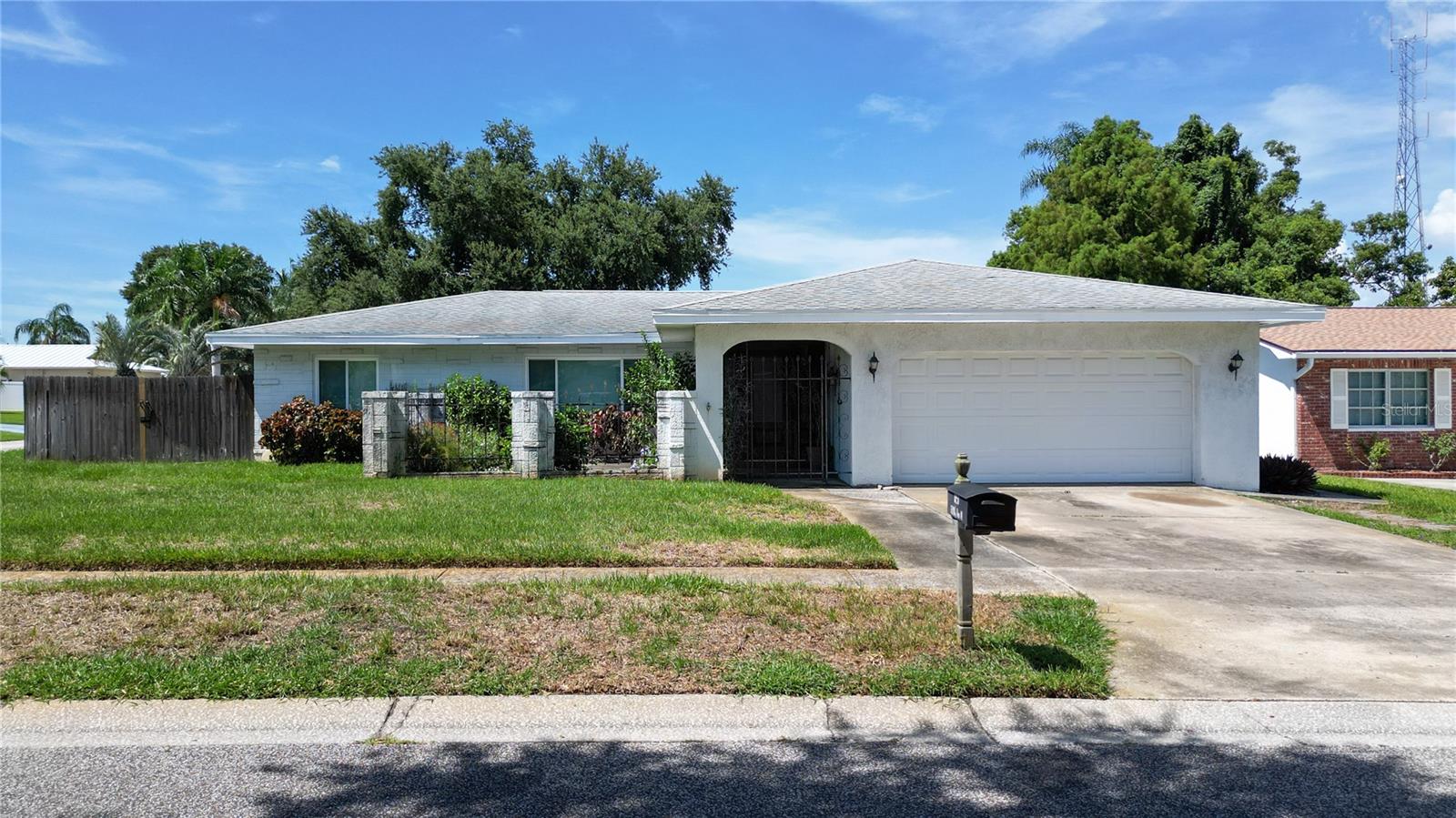 TB8537716 Property Photo 1