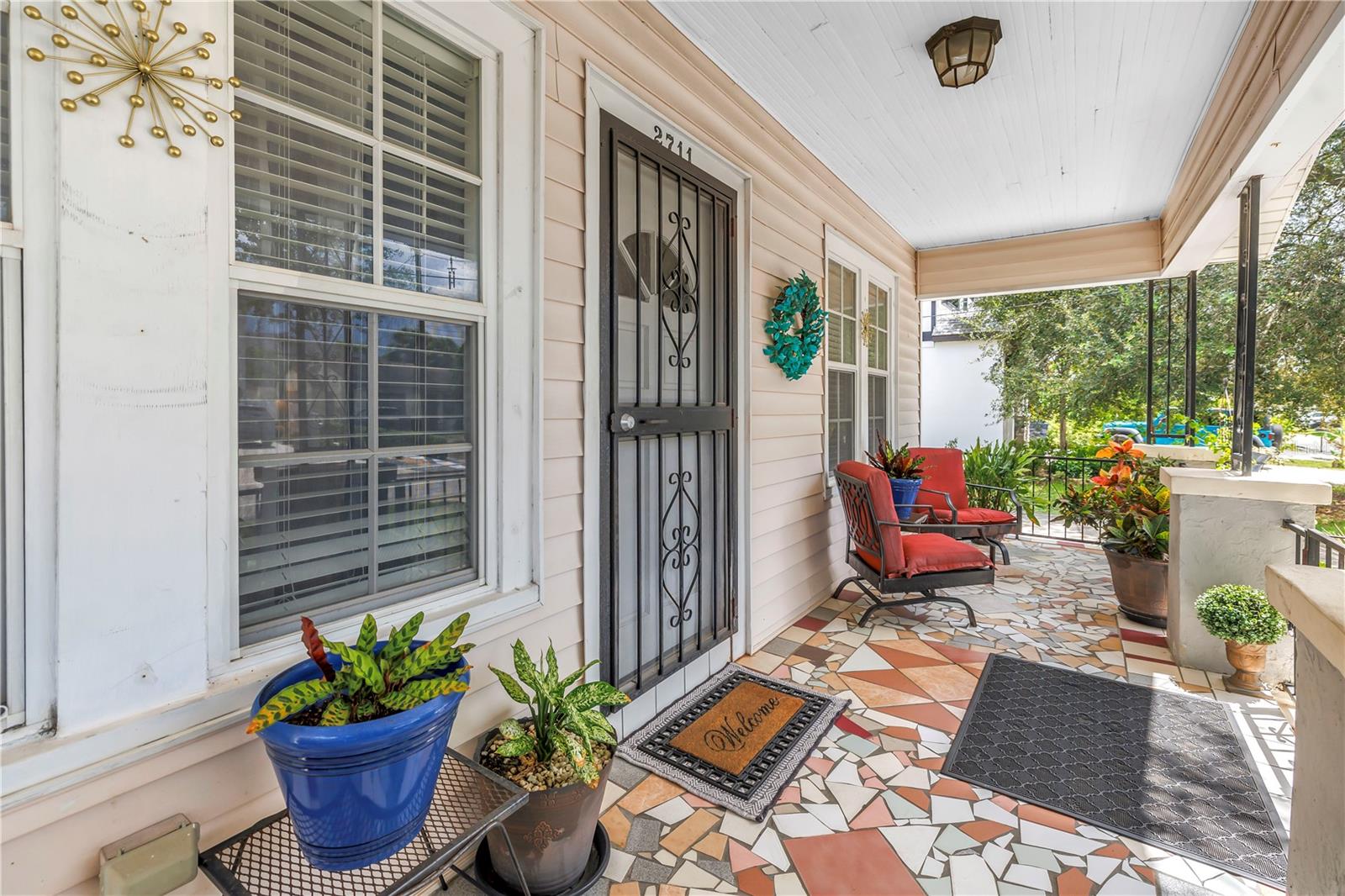 2711 W Fig St Property Photo 3