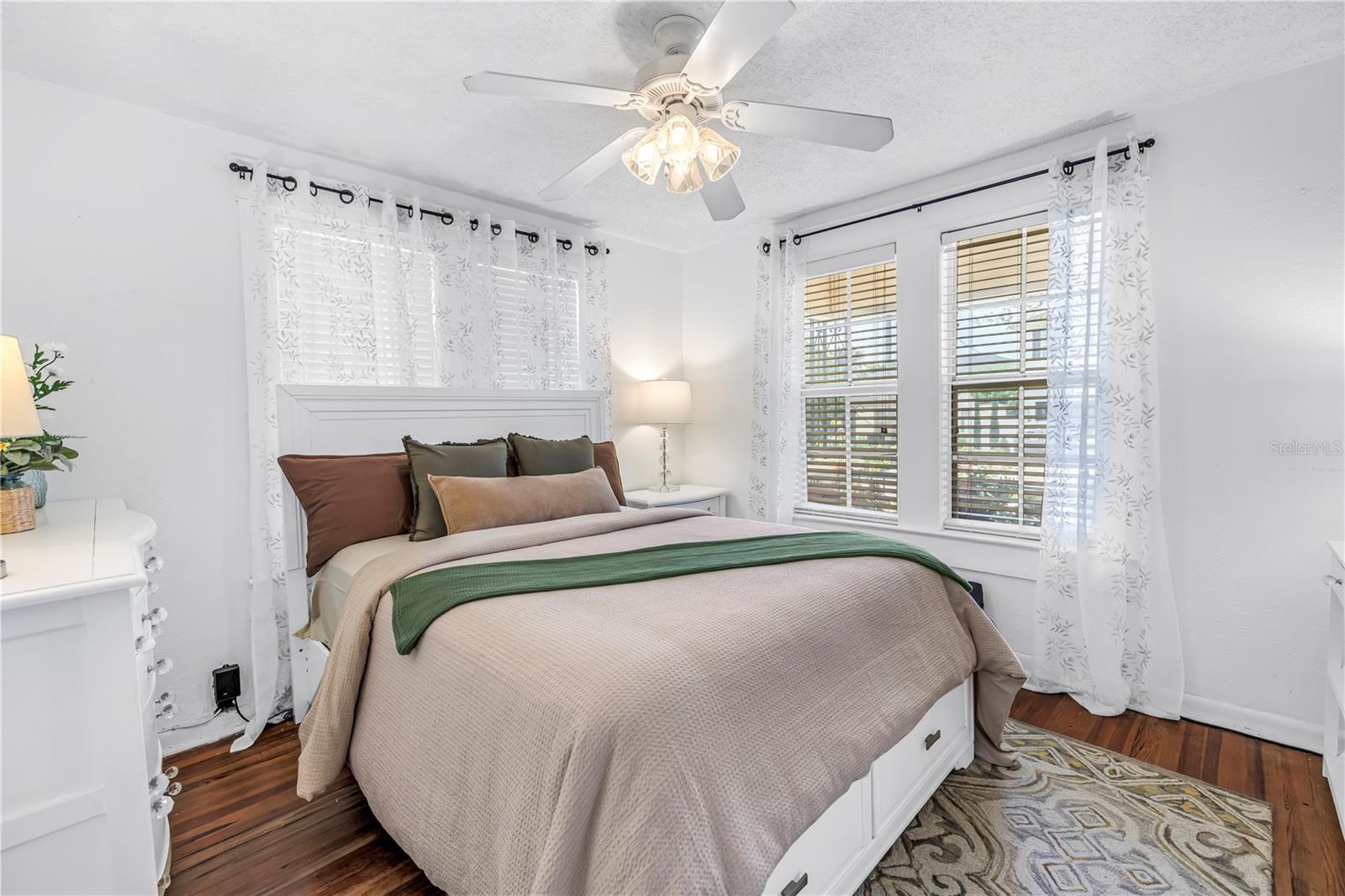 2711 W Fig St Property Photo 10