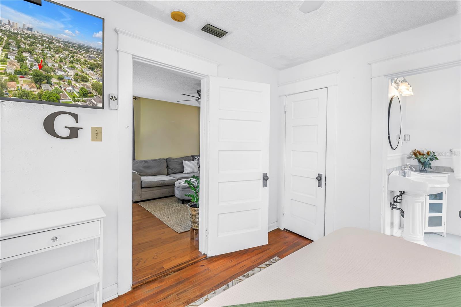 2711 W Fig St Property Photo 11