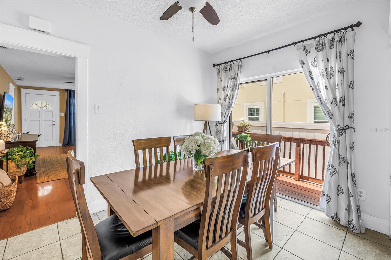 2711 W Fig St Property Photo 16