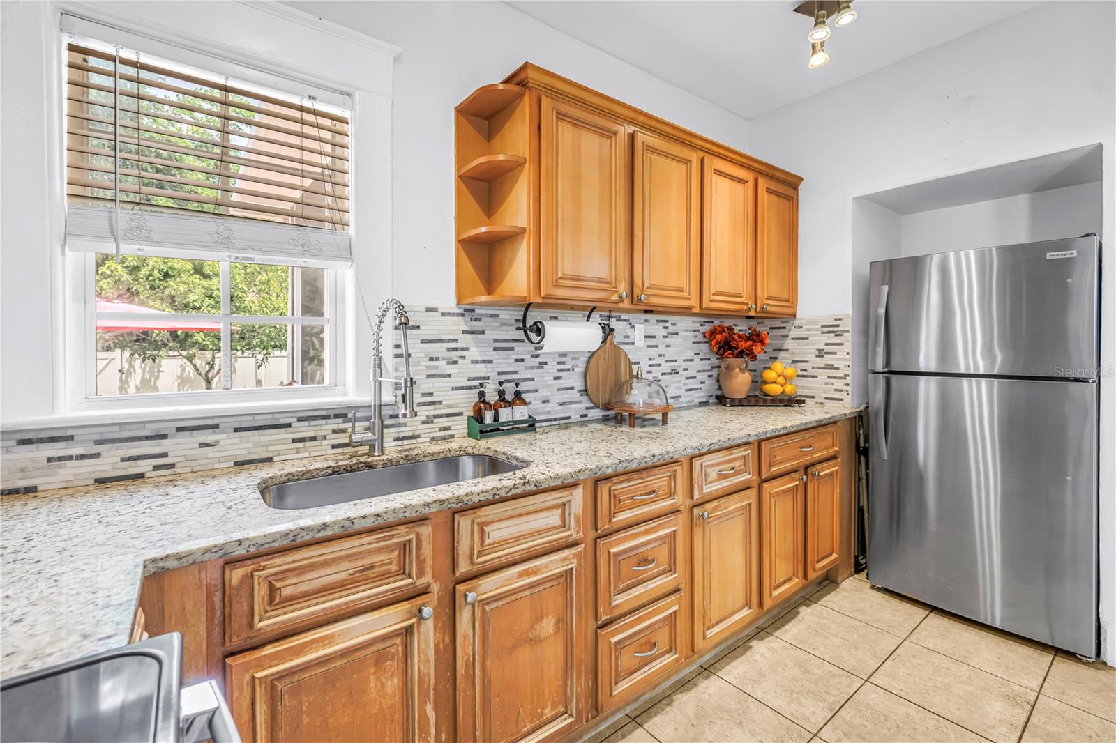 2711 W Fig St Property Photo 20