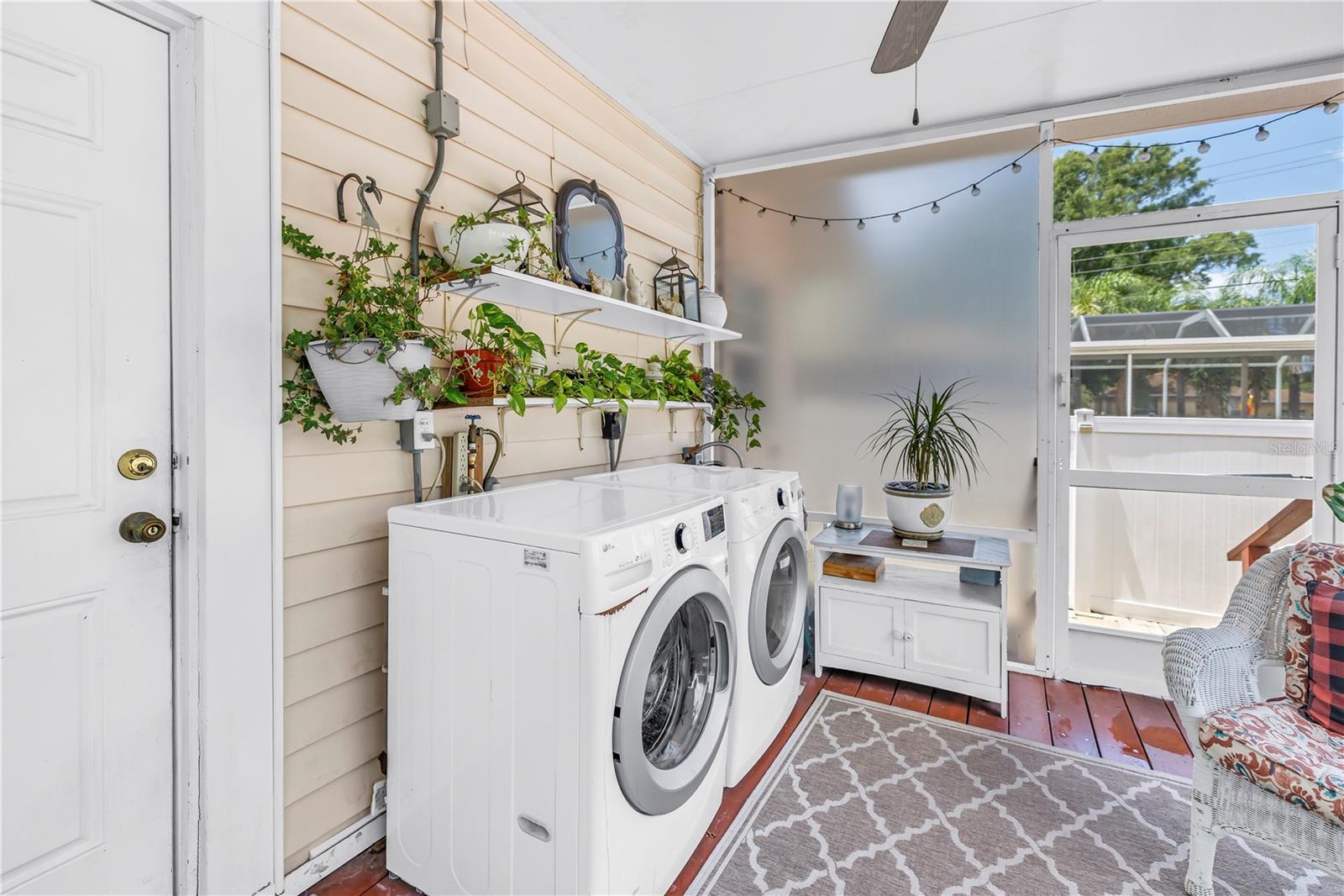 2711 W Fig St Property Photo 25