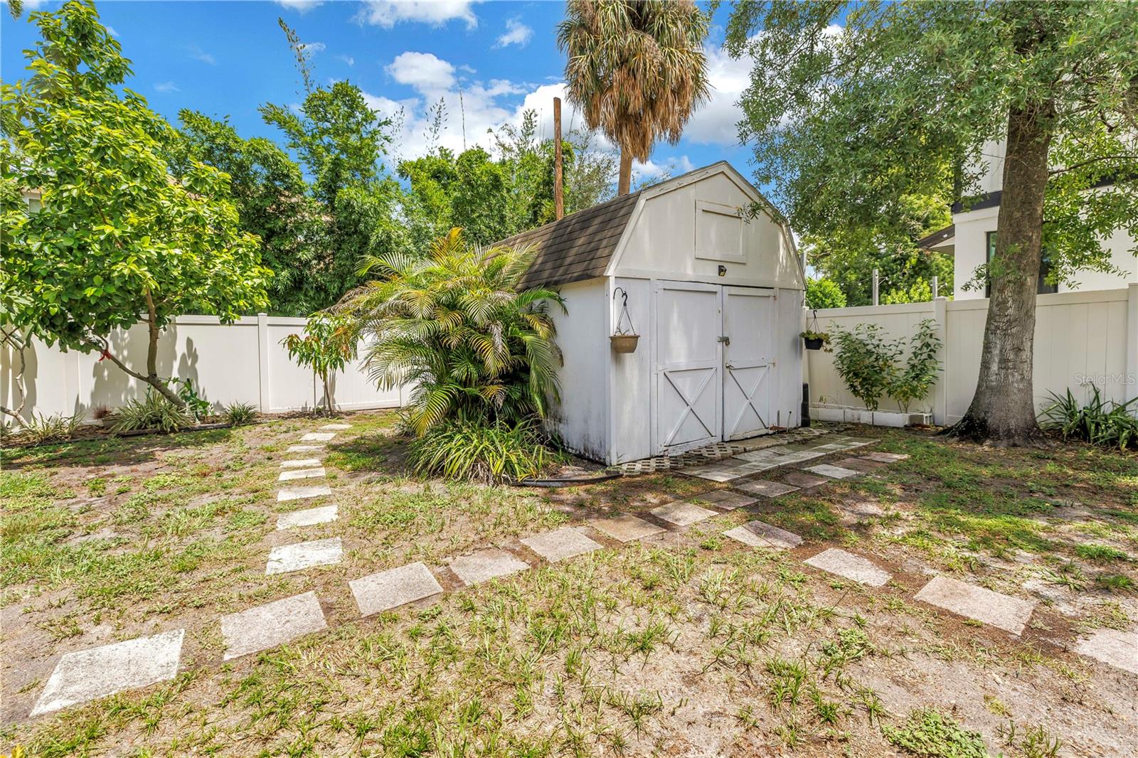 2711 W Fig St Property Photo 37