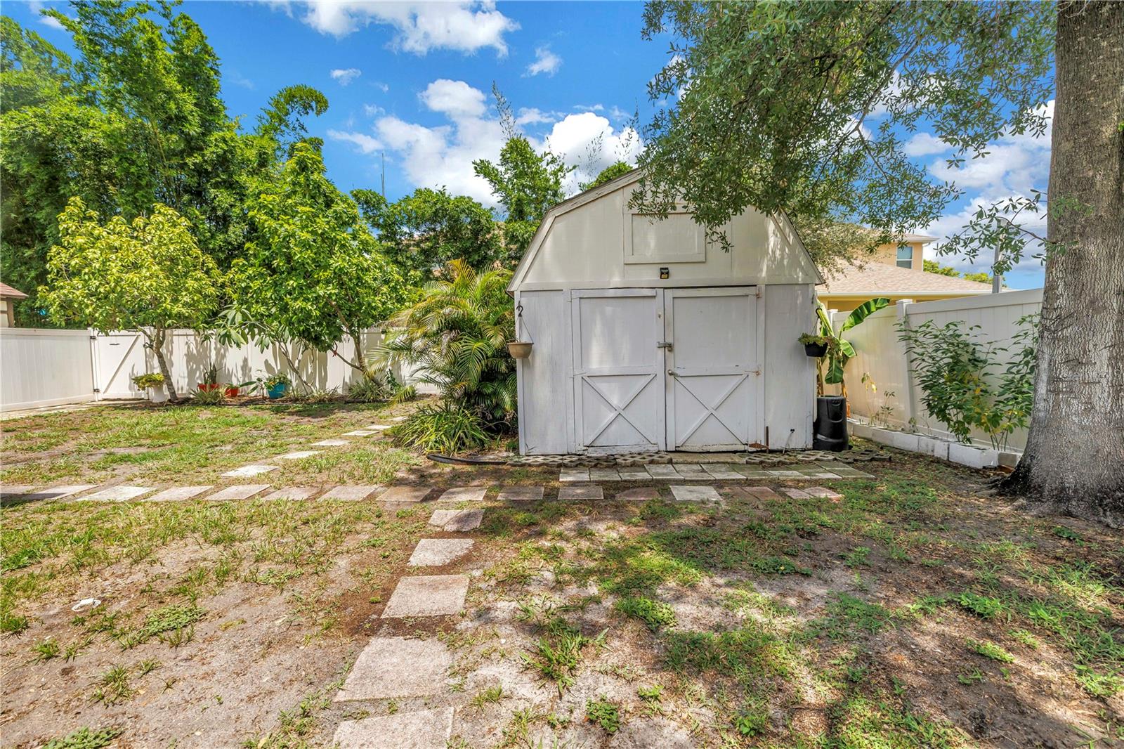 2711 W Fig St Property Photo 38