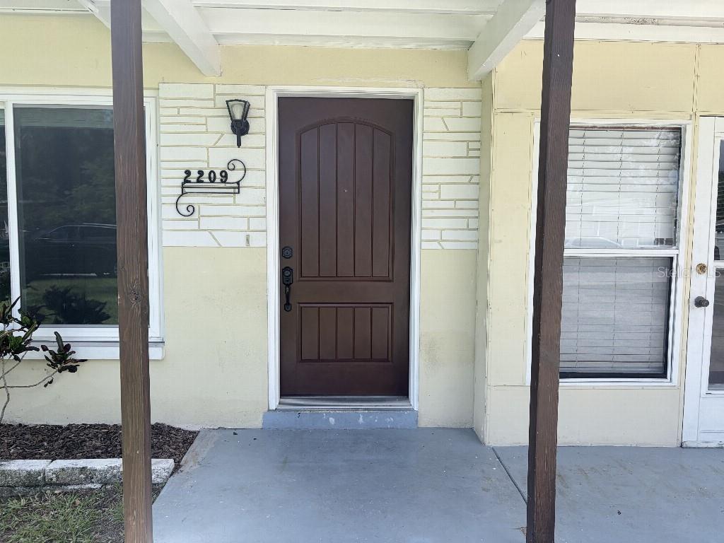 2209 Euclid Cir S Property Photo 4