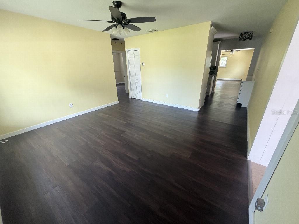 2209 Euclid Cir S Property Photo 5
