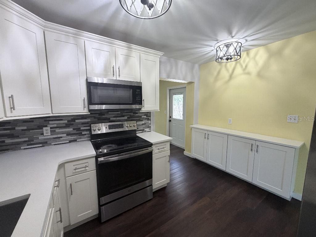 2209 Euclid Cir S Property Photo 19