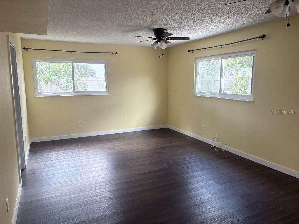 2209 Euclid Cir S Property Photo 22