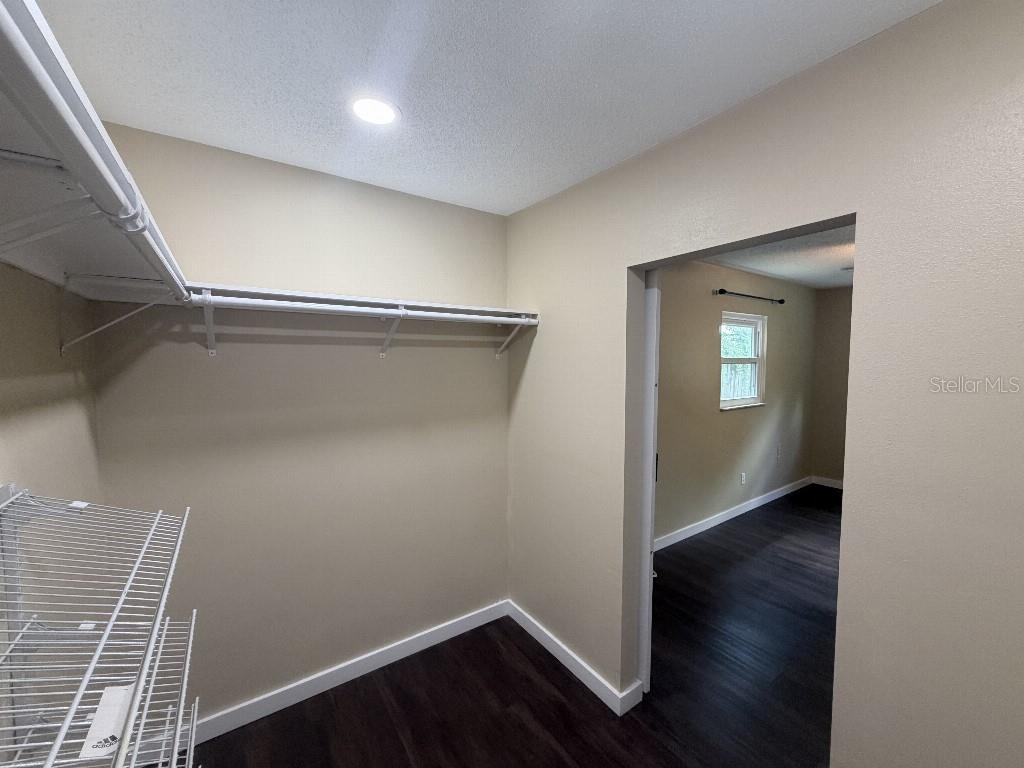 2209 Euclid Cir S Property Photo 28