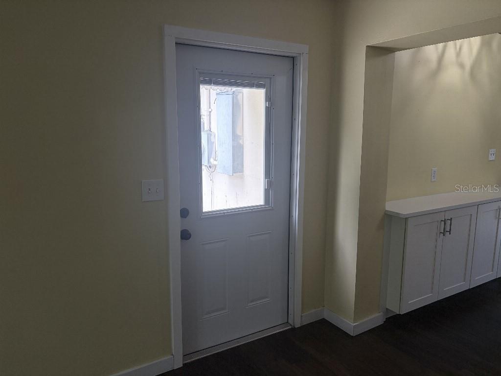 2209 Euclid Cir S Property Photo 33