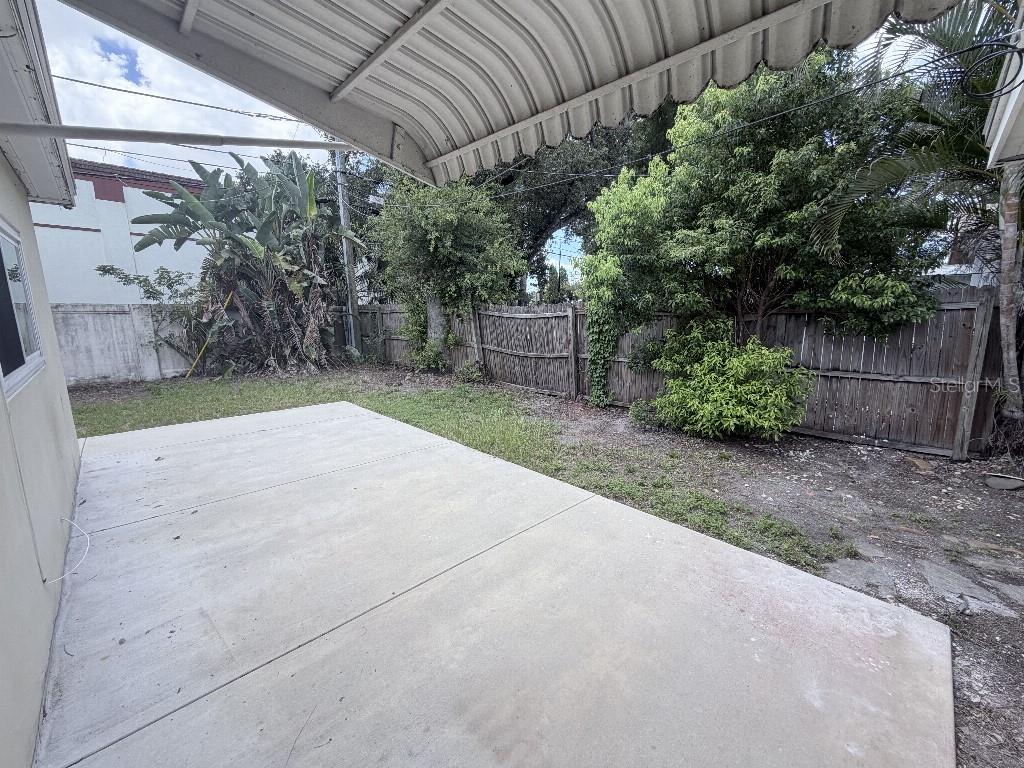 2209 Euclid Cir S Property Photo 34