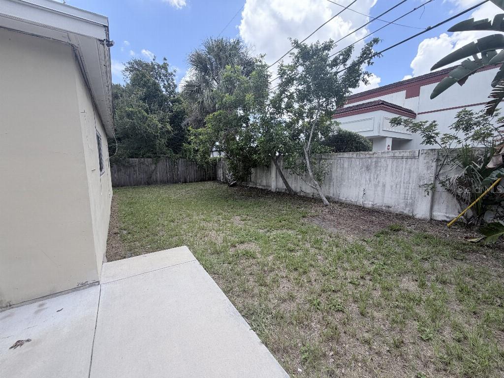 2209 Euclid Cir S Property Photo 35