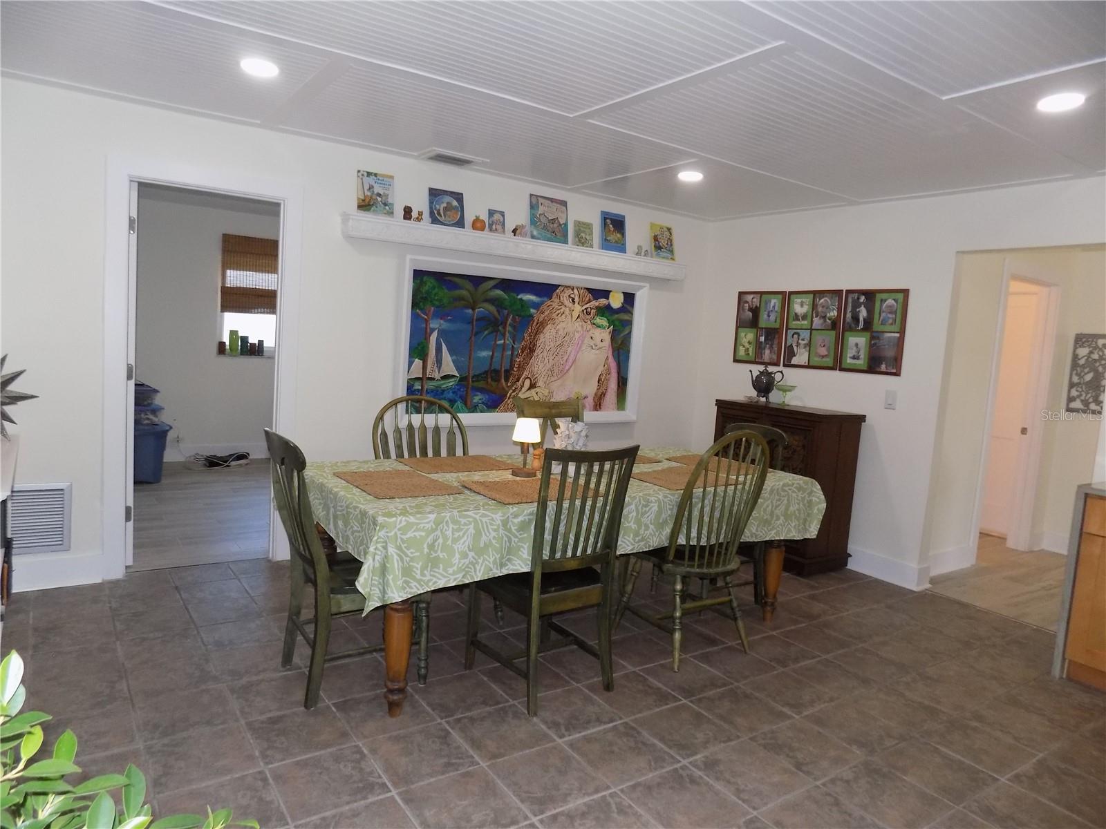 1874 Wateroak Dr W Property Photo 9