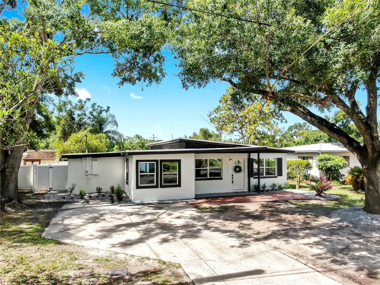 4112 W Lawn Ave Property Photo 1
