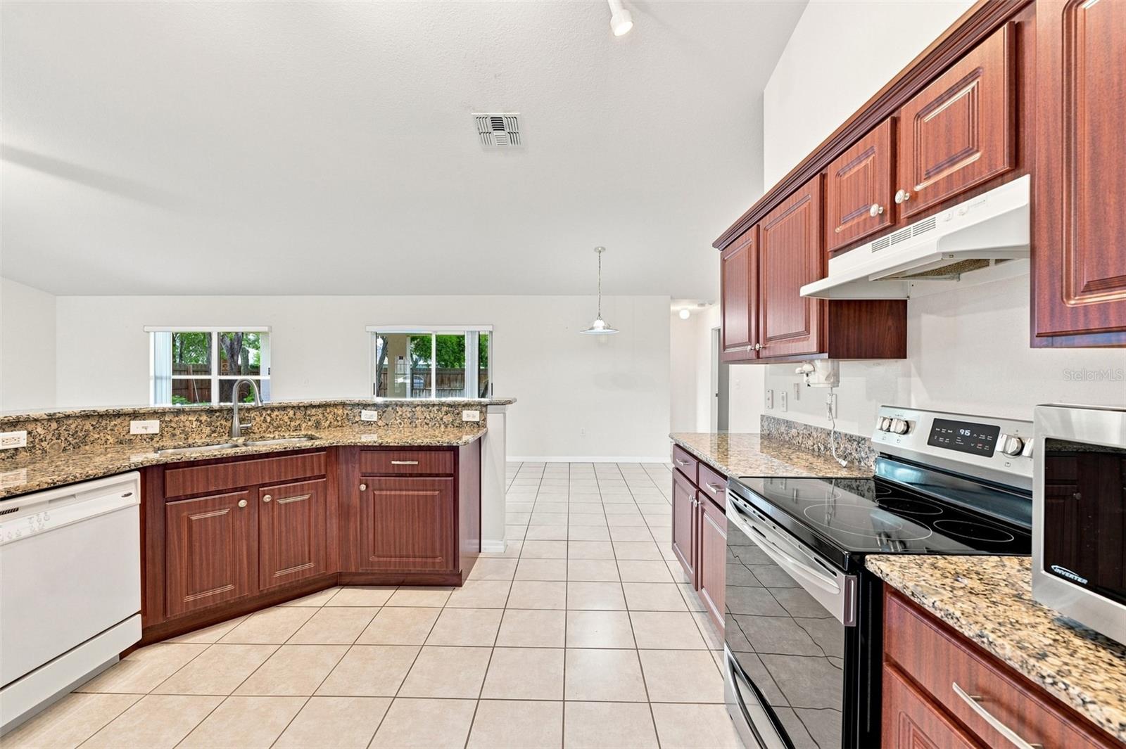 2032 De Carlo Ave Property Photo 16