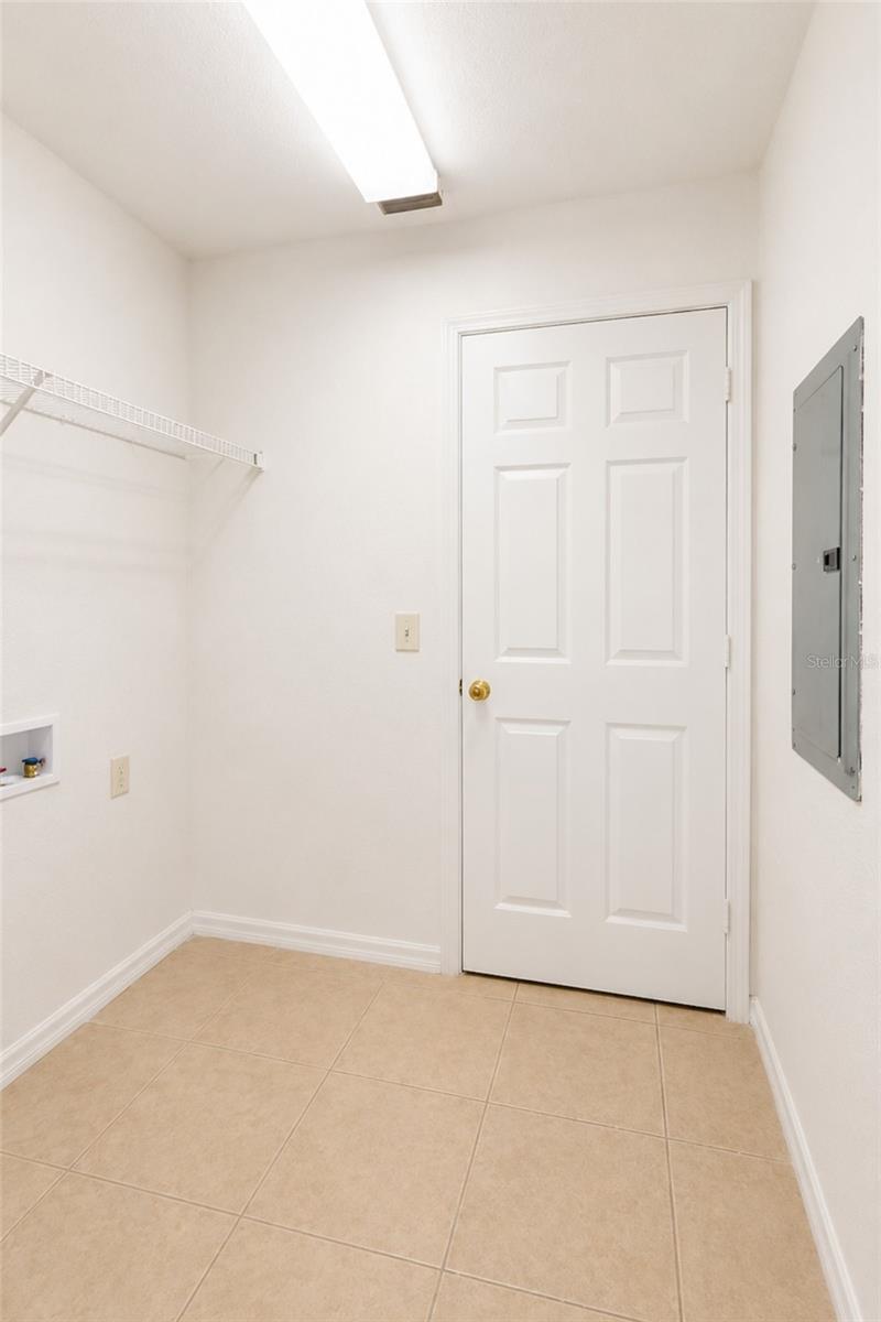 702 E Madison St Property Photo 11
