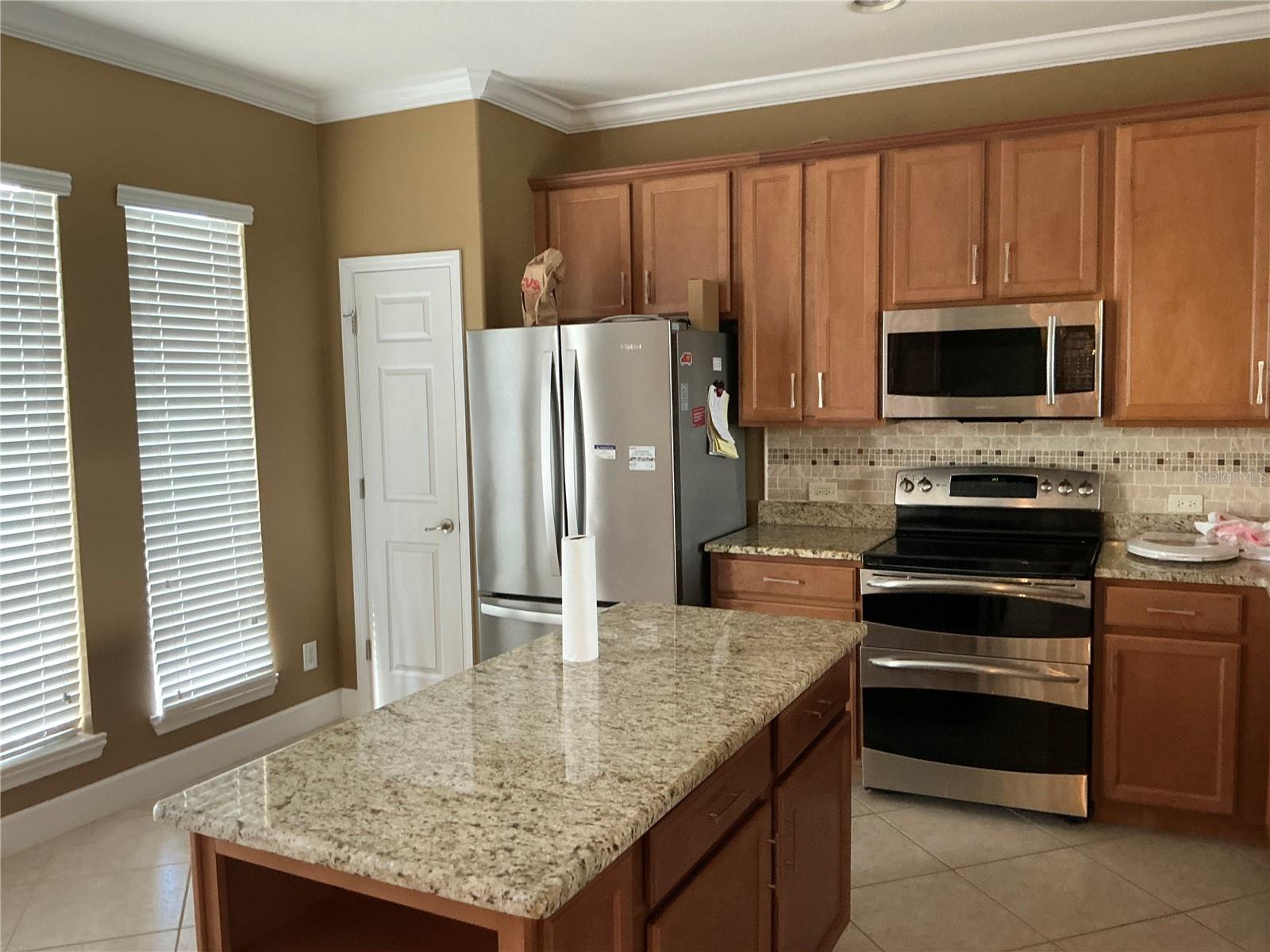 7059 Islamorada Cir Property Photo 8
