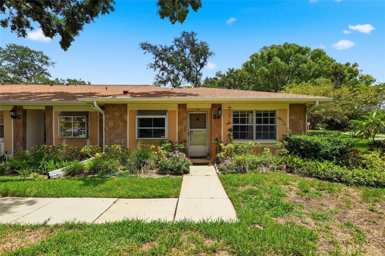 2211 LARK CIR W #D Property Photo 1