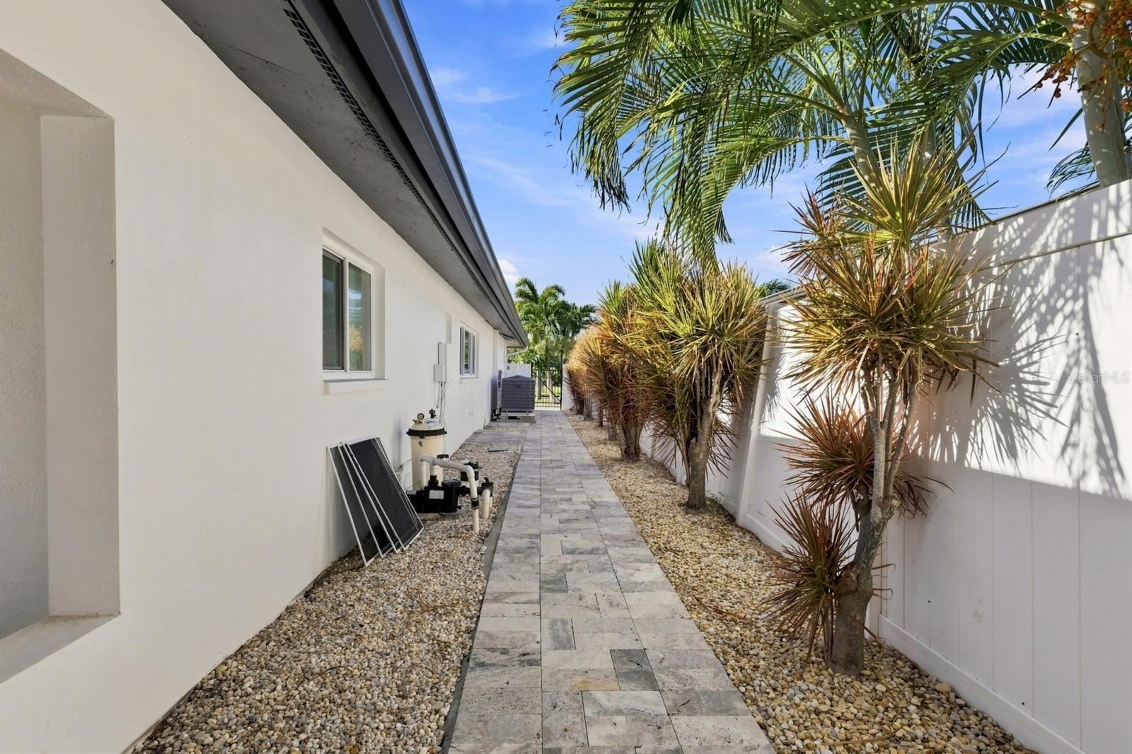 320 Palm Is Ne Property Photo 11