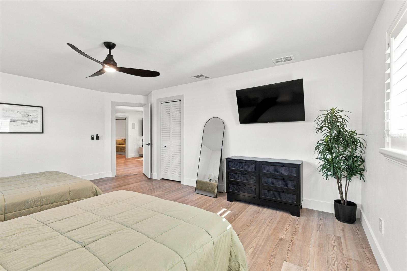 320 Palm Is Ne Property Photo 16