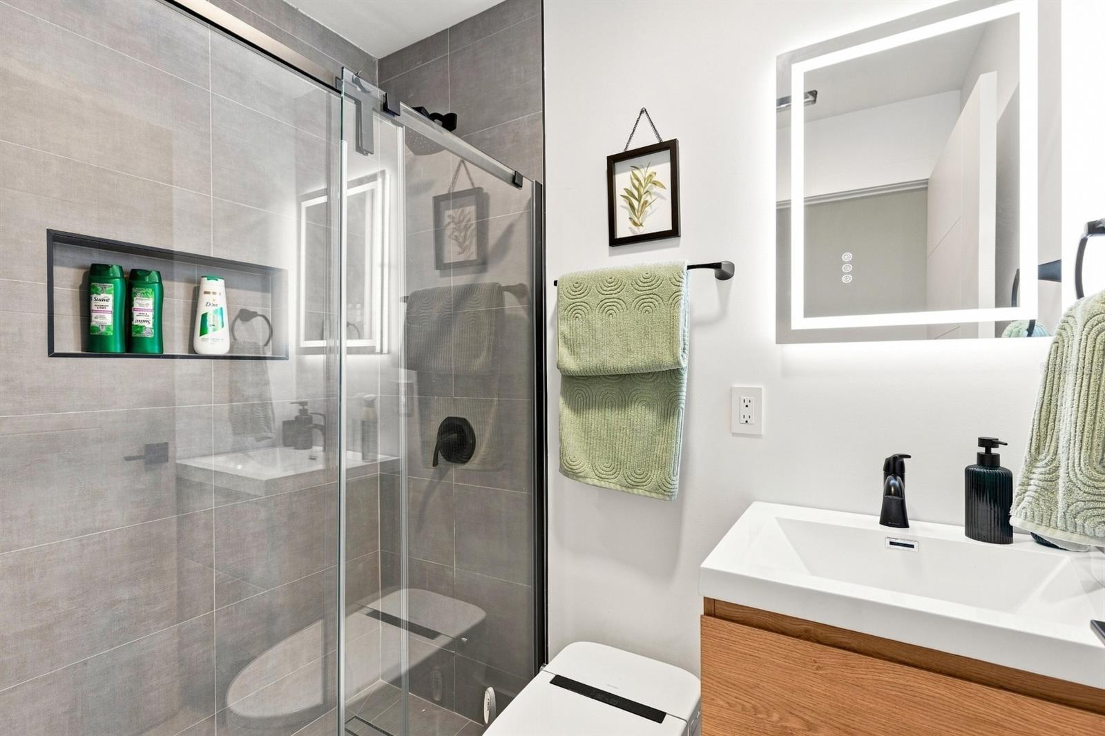 320 Palm Is Ne Property Photo 36