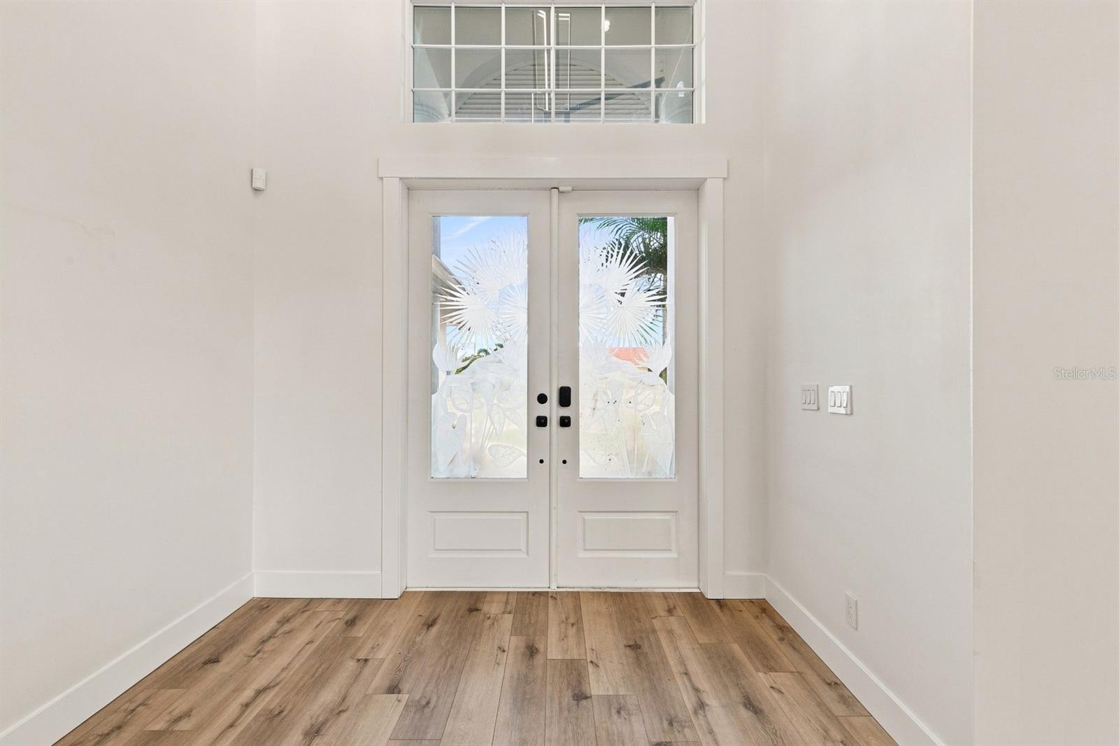 461 Palm Is Ne Property Photo 6