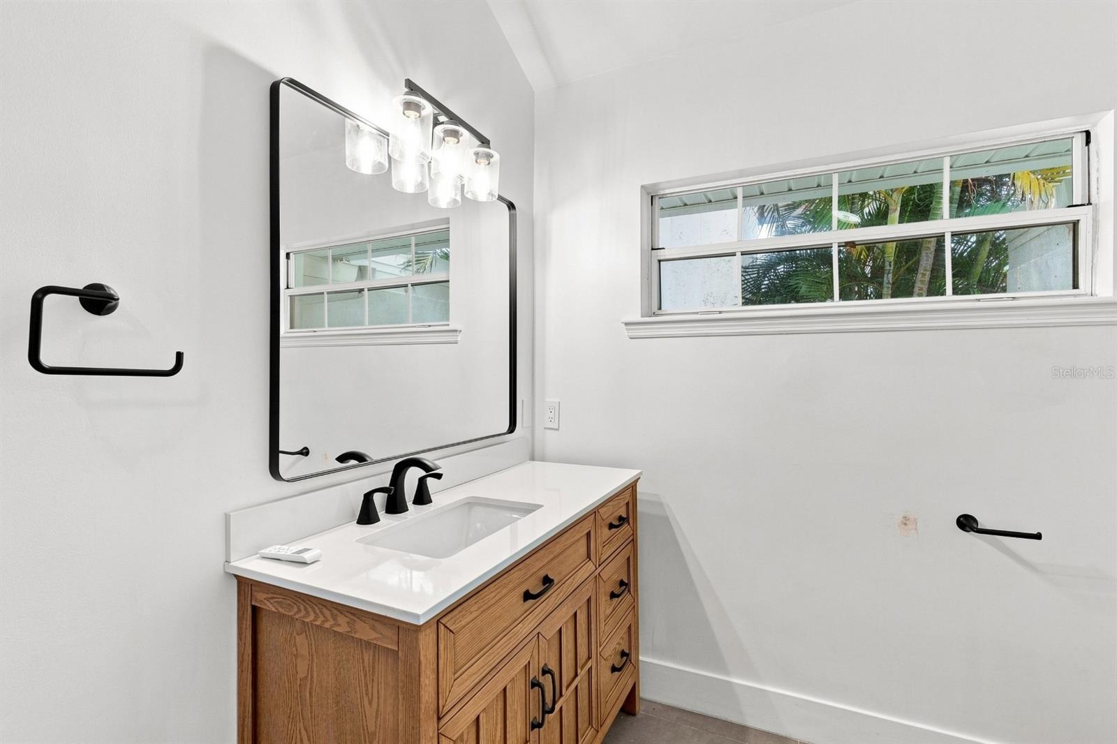 461 Palm Is Ne Property Photo 16