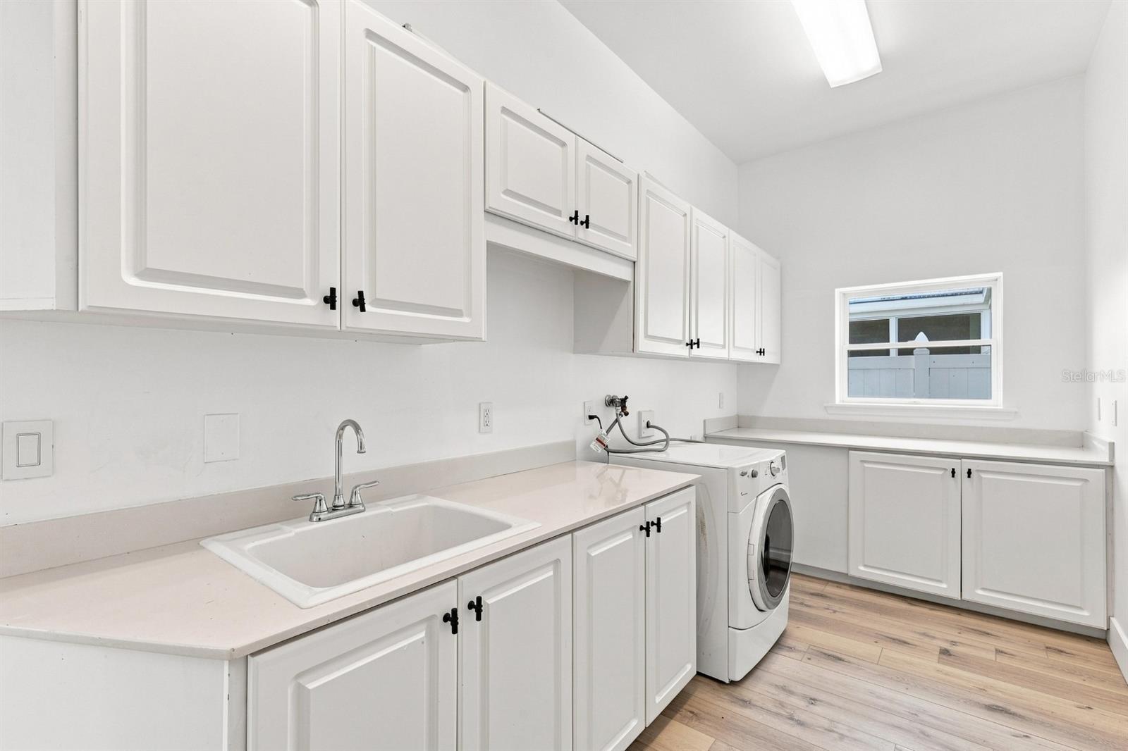 461 Palm Is Ne Property Photo 17