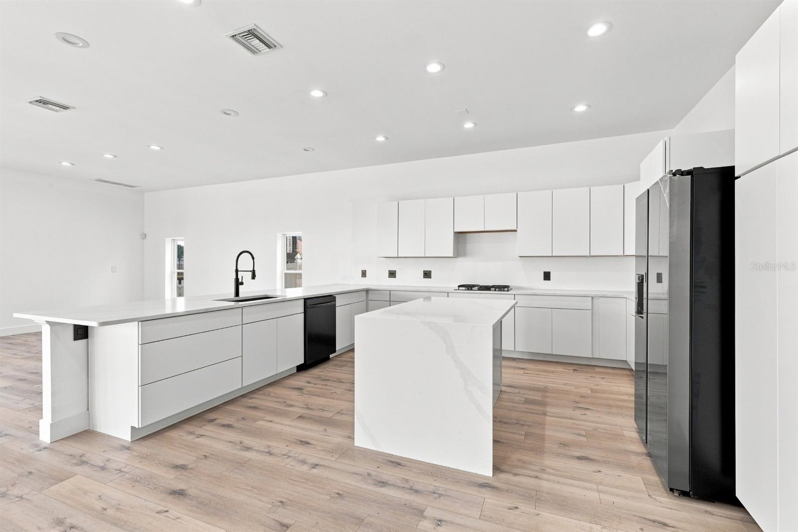 461 Palm Is Ne Property Photo 20