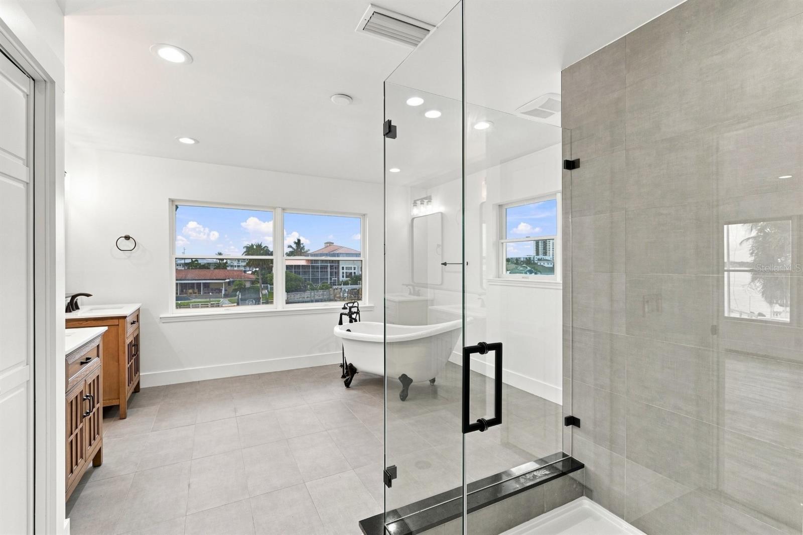 461 Palm Is Ne Property Photo 37