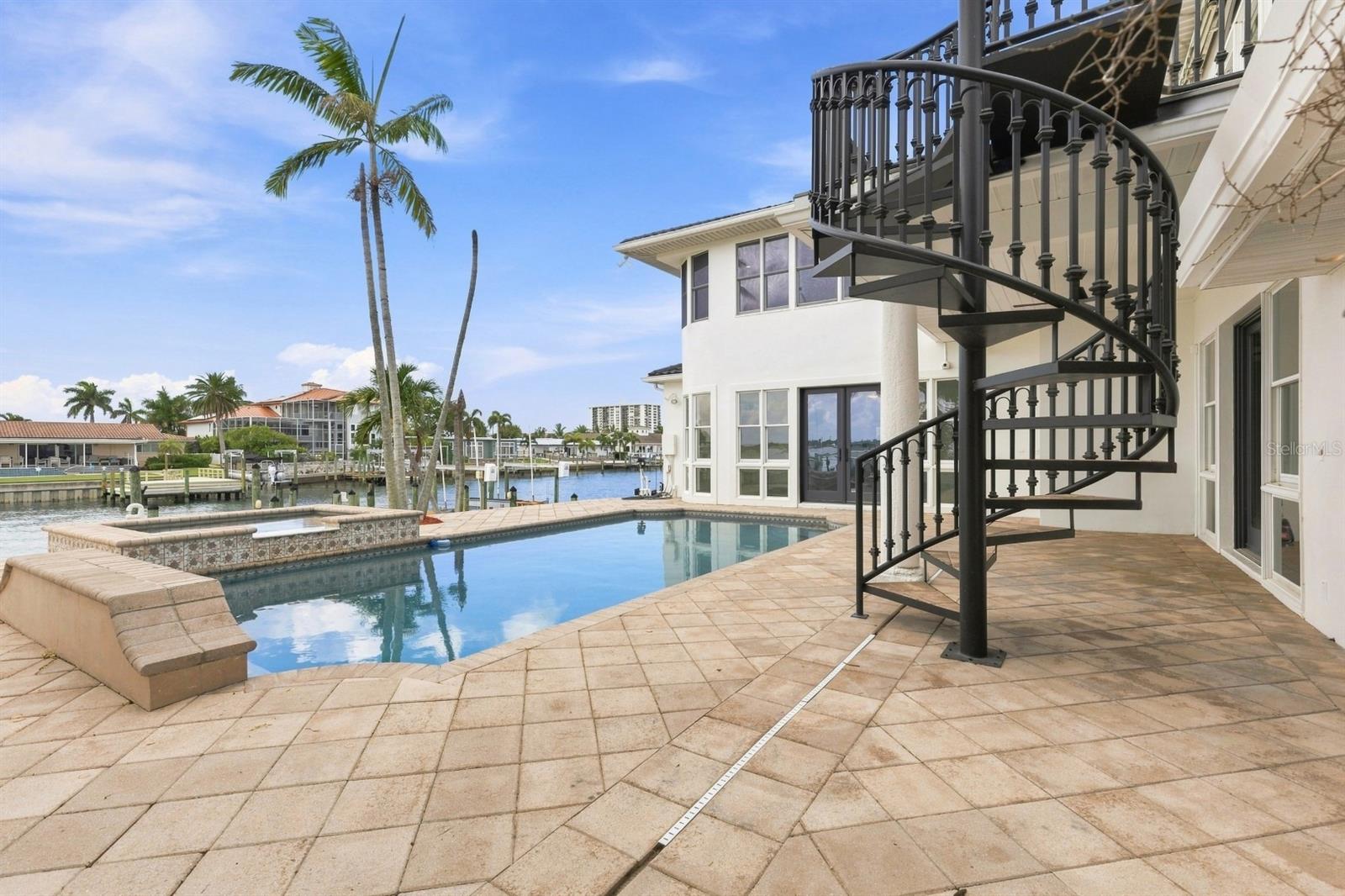 461 Palm Is Ne Property Photo 41