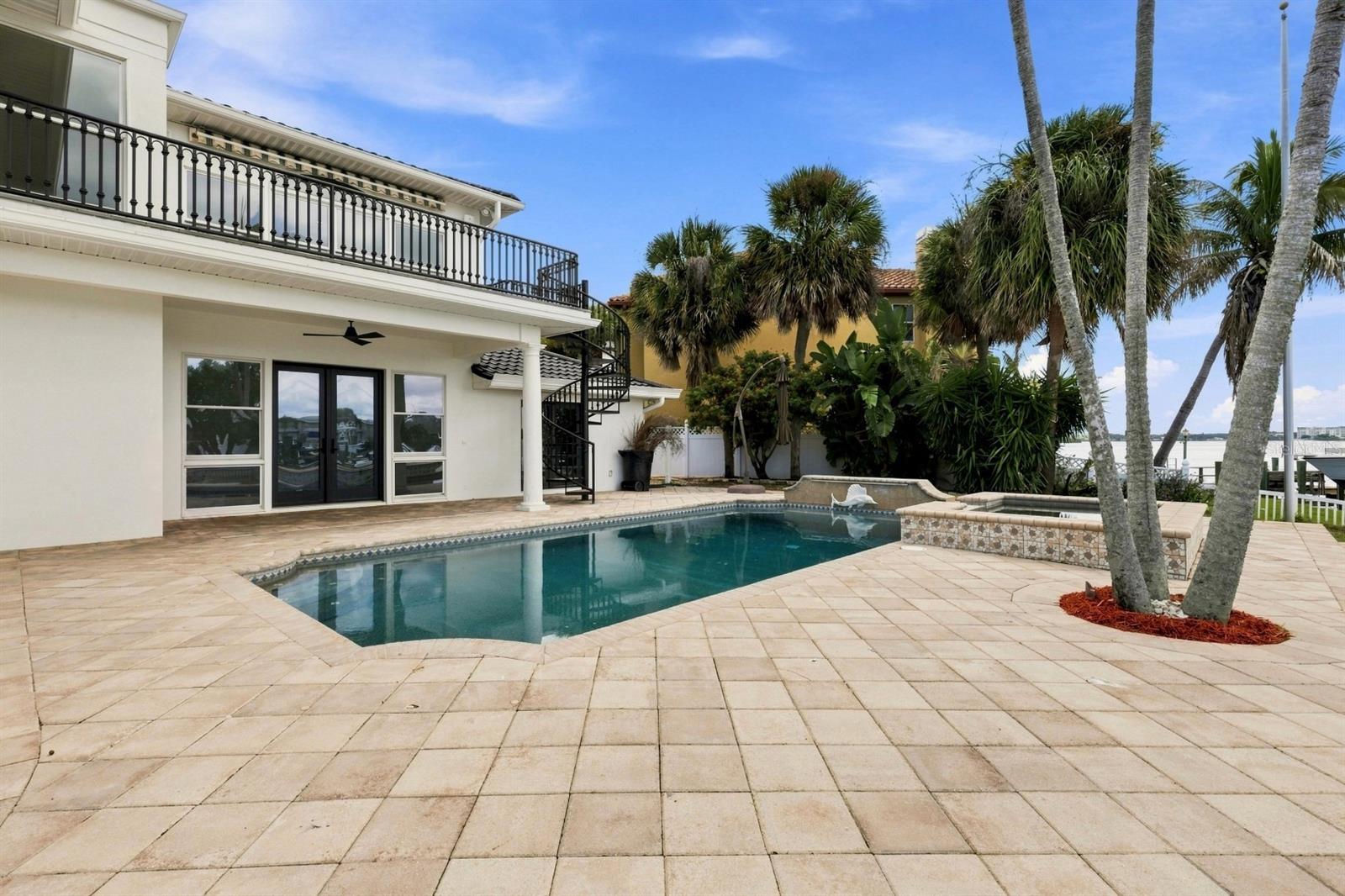 461 Palm Is Ne Property Photo 43