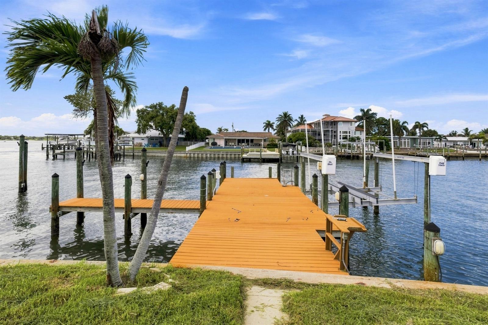 461 Palm Is Ne Property Photo 44