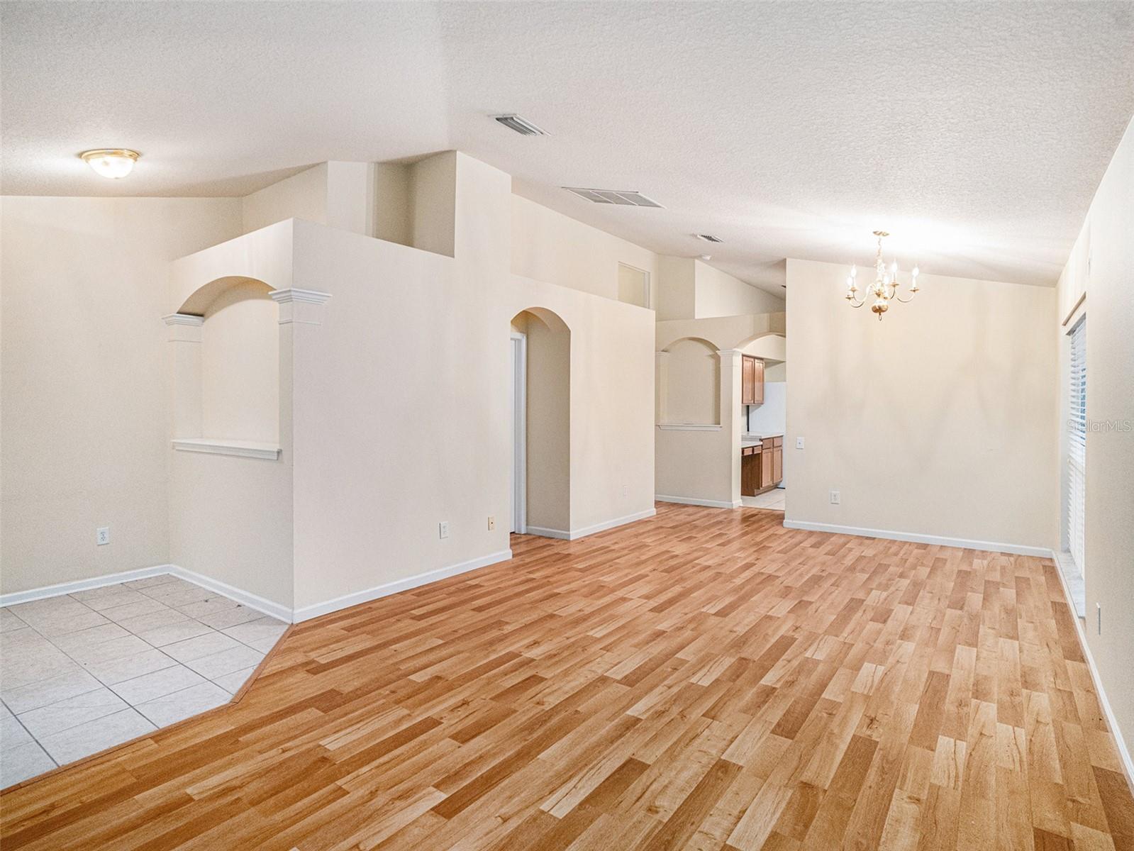 11440 Misty Isle Ln Property Photo 3