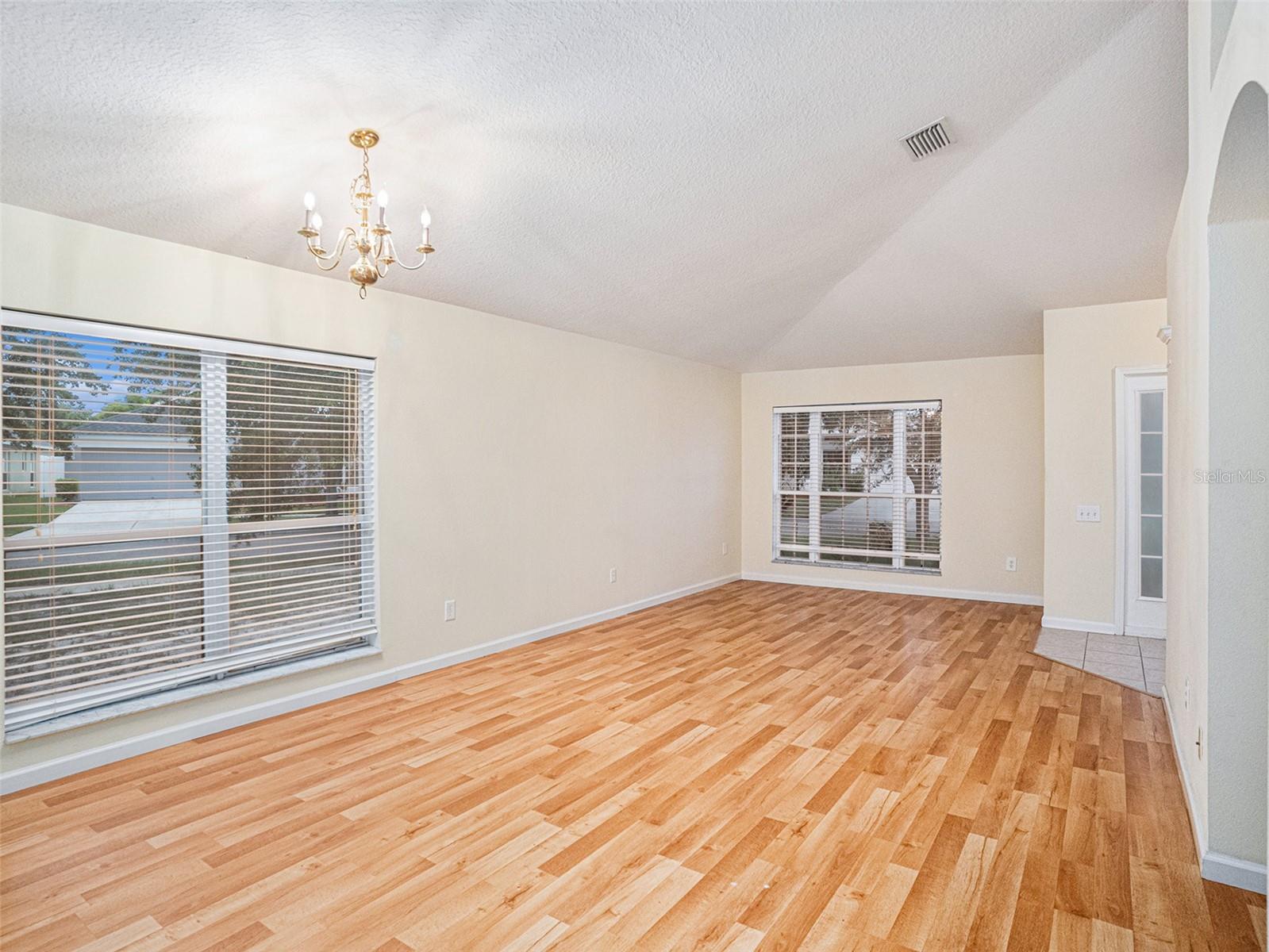 11440 Misty Isle Ln Property Photo 5