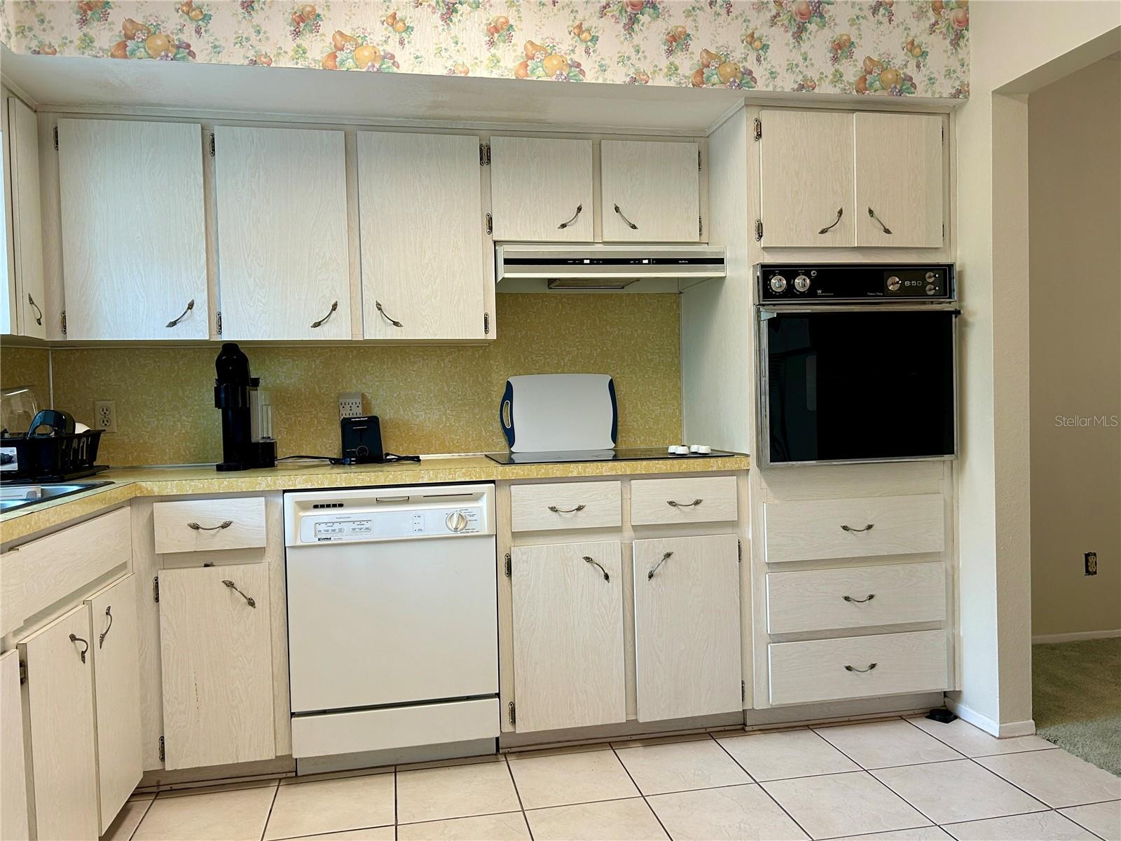 2340 Grecian Way #38 Property Photo 6